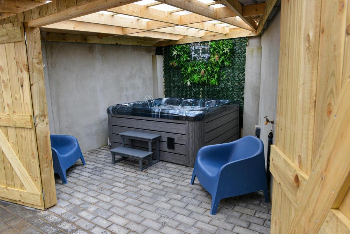 Esterville Apartments 1 And 2 Bedrooms Hot Tub Availability Belfast Extérieur photo